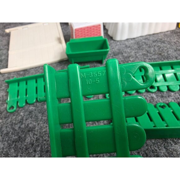 Vintage 1980s My Little Pony Toy Stable Accessories Bed Fence Ribbons Trophies - Picture 10 of 12